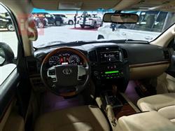 تۆیۆتا لاند کروزەر